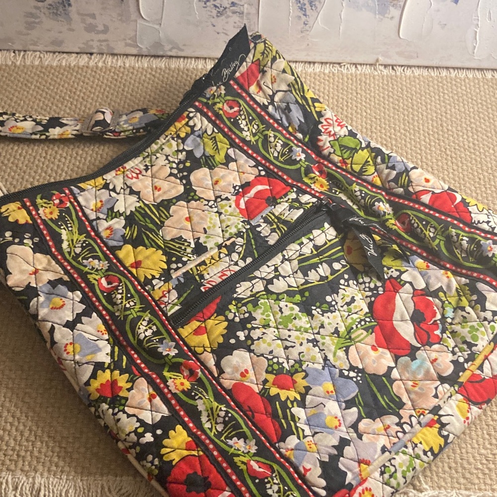 Genuine Vera Bradley Black Floral cross body EXTRA  Pretty Summer pattern !